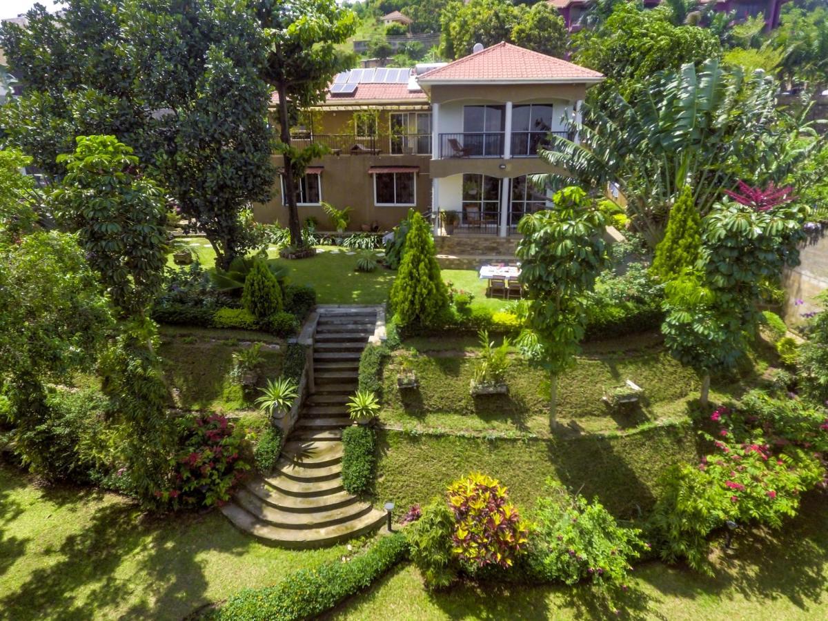 Ewange - A Casa Mia Bed & Breakfast Kampala Exterior foto